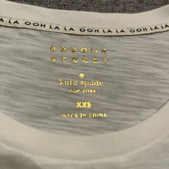 💖♠️ Kate Spade White Top | Dot Eyelet Inset | Ruffled Hem | Size XXS | EUC - Picture 4 of 8